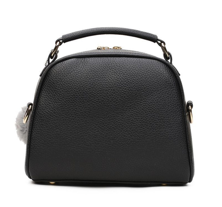 Effortless Elegance: The Perfect Shoulder Bag for Every Woman