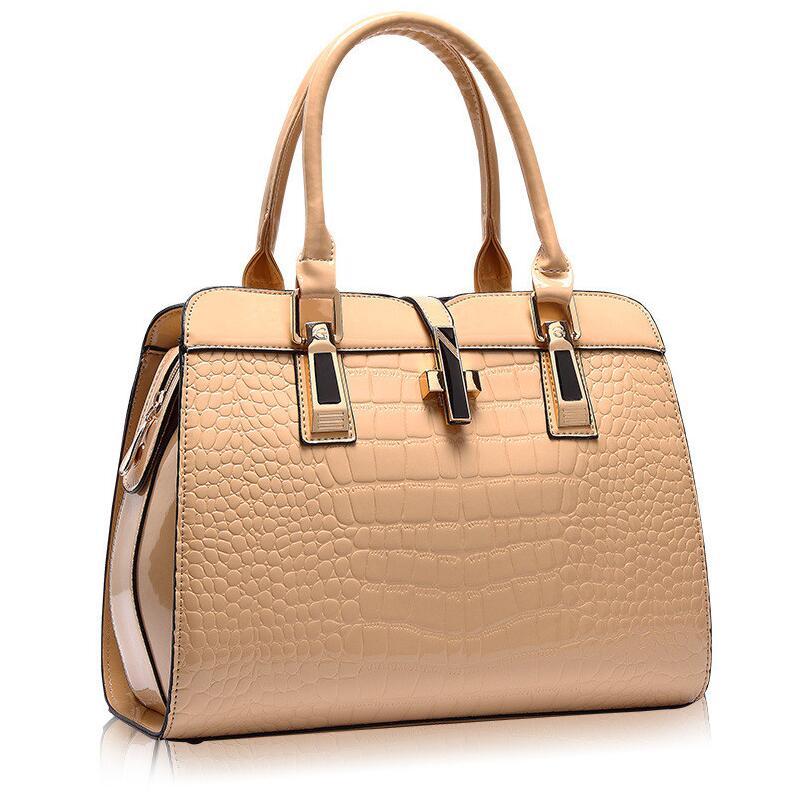 Chic Versatility: Luxury Messenger Tote Bags & Handbags for Every Occasion