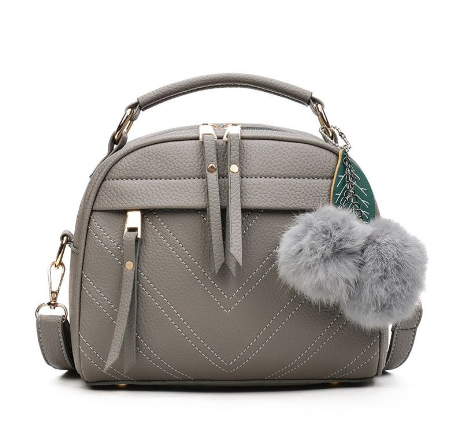 Effortless Elegance: The Perfect Shoulder Bag for Every Woman