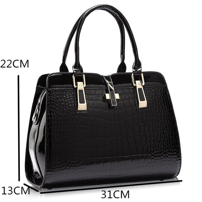 Chic Versatility: Luxury Messenger Tote Bags & Handbags for Every Occasion