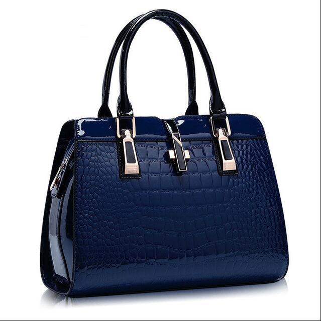 Chic Versatility: Luxury Messenger Tote Bags & Handbags for Every Occasion