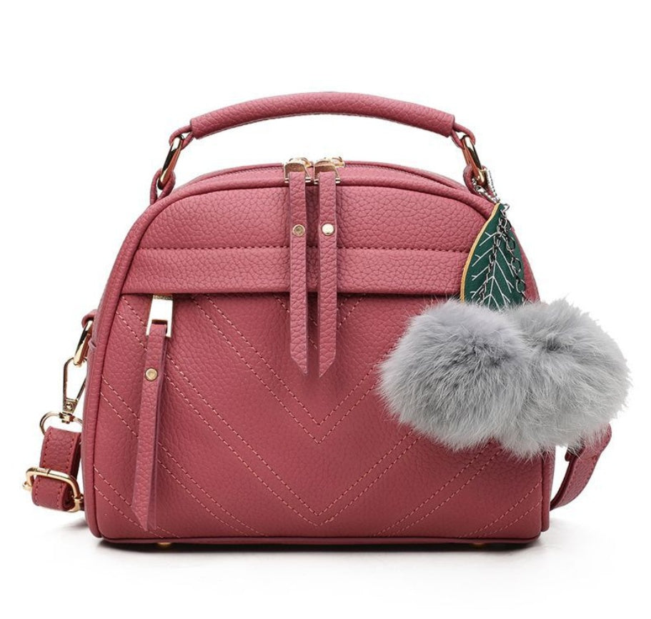 Effortless Elegance: The Perfect Shoulder Bag for Every Woman