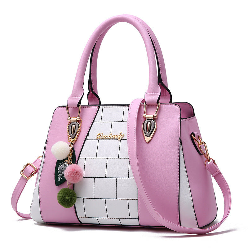 Everyday Elegance: Must-Have Shoulder Bags for Women