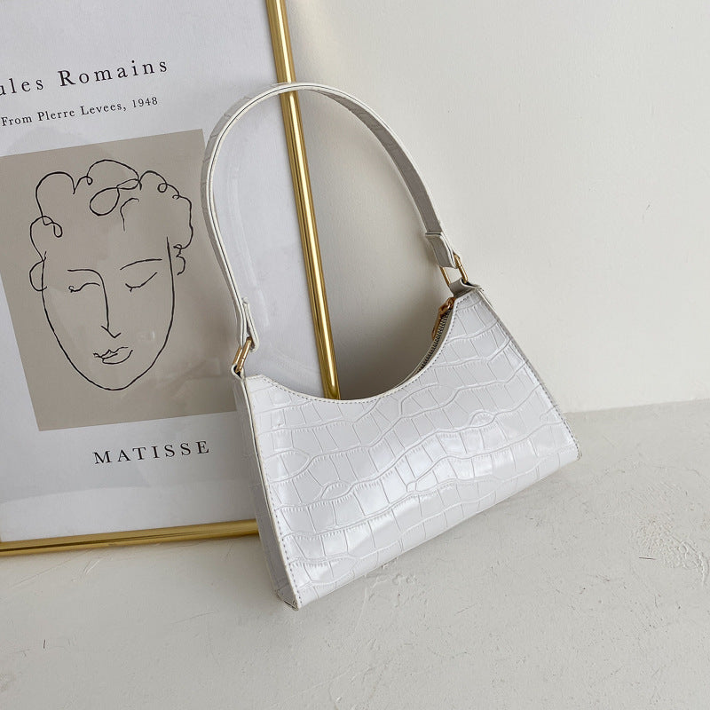 Summer Vibes: Trendy Underarm Bags and Fashionable Shoulder Bags for Women