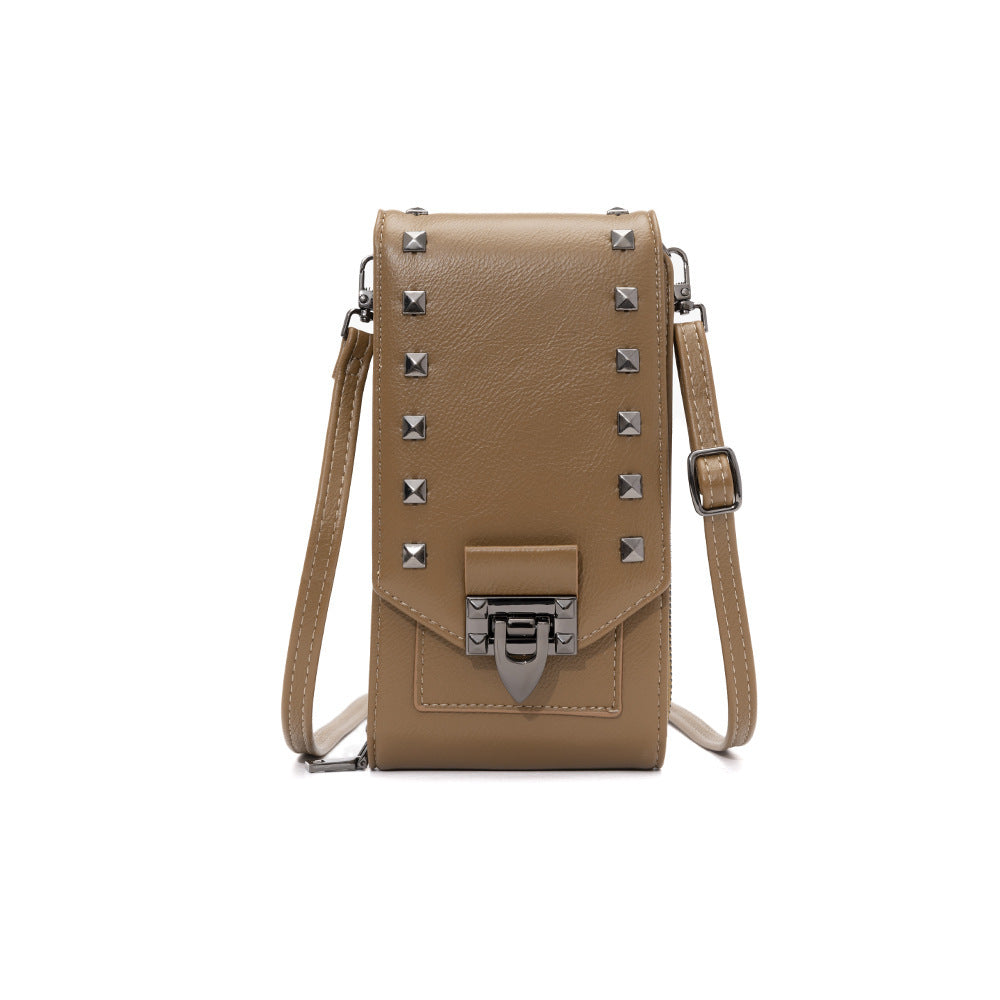 Edgy Elegance: Rivet Design Shoulder Bags for the Modern Woman