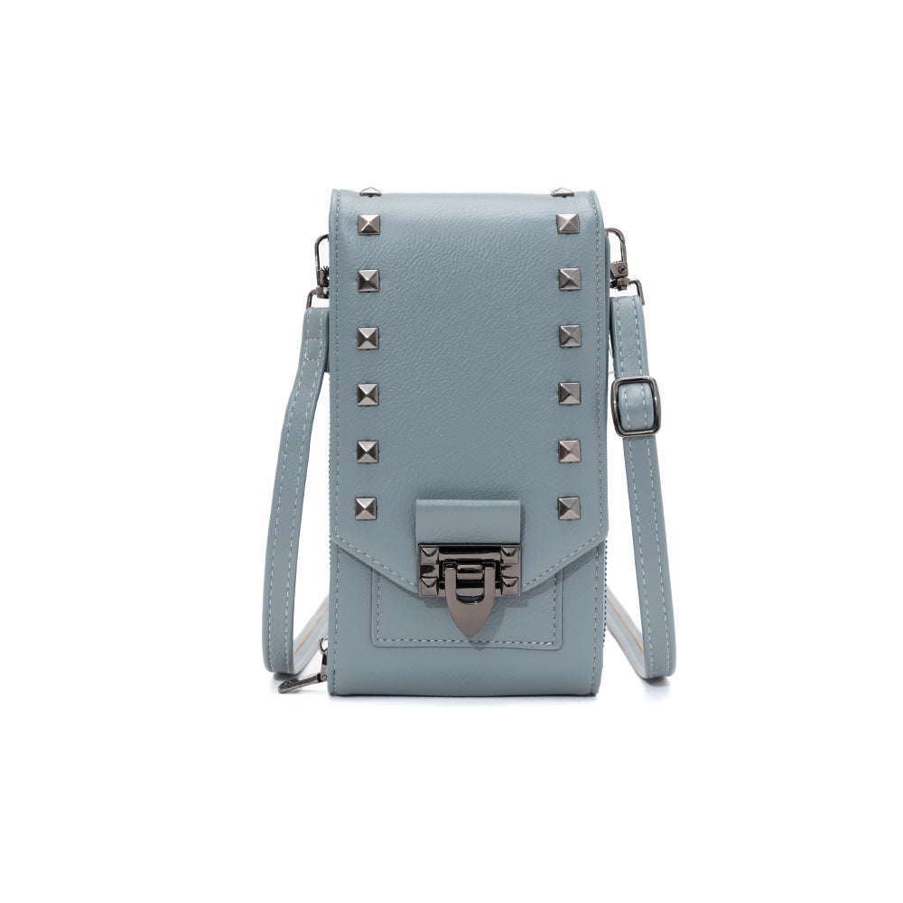 Edgy Elegance: Rivet Design Shoulder Bags for the Modern Woman
