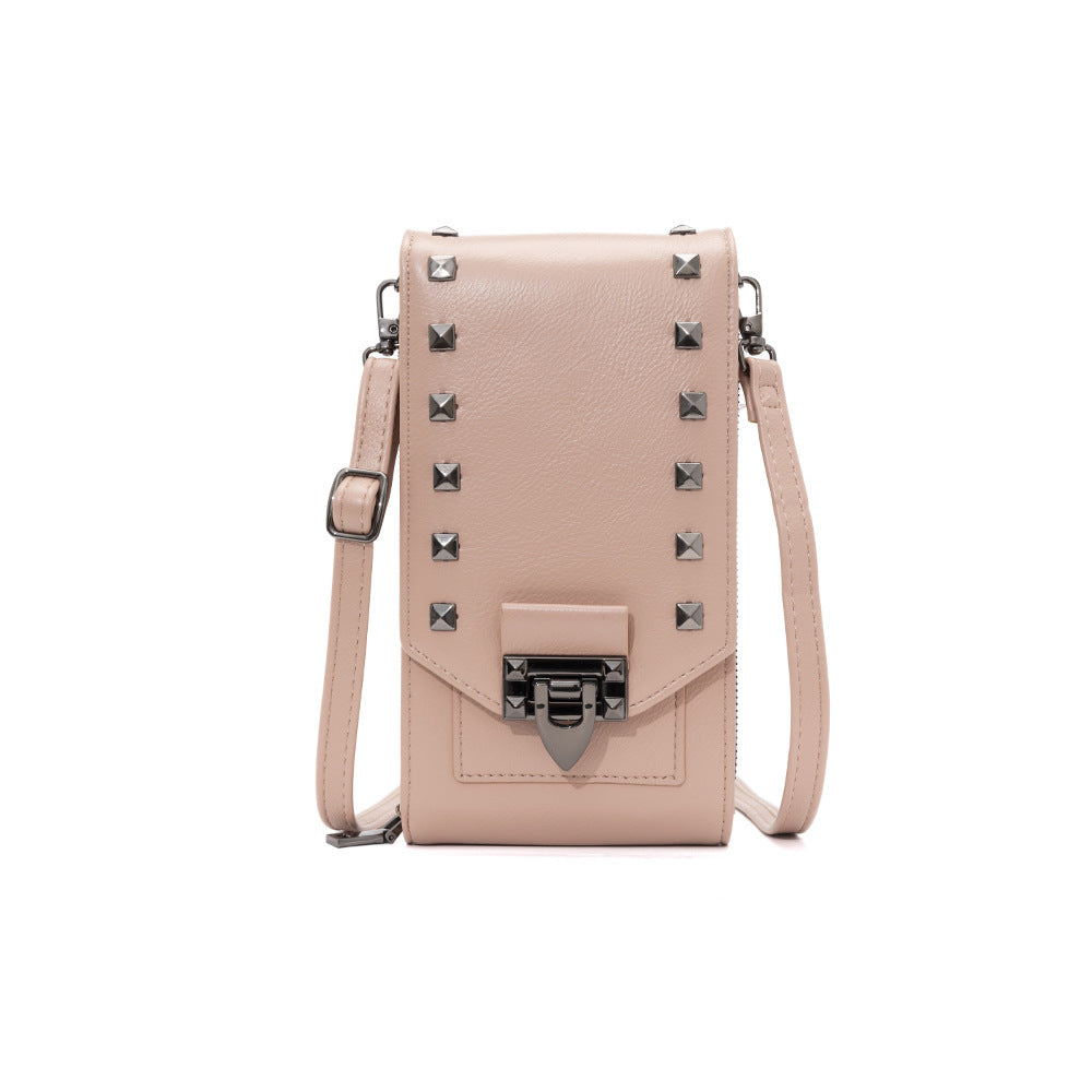 Edgy Elegance: Rivet Design Shoulder Bags for the Modern Woman
